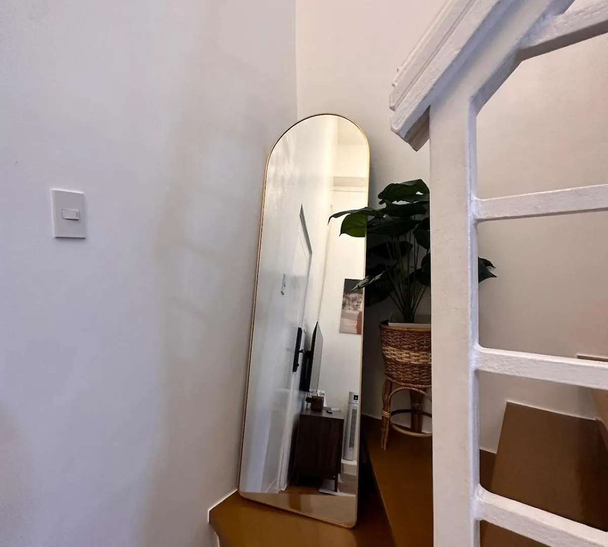 2 Bedroom 2 Bath Condo With Netflix And Karaoke Near Mrt Edsa Manila