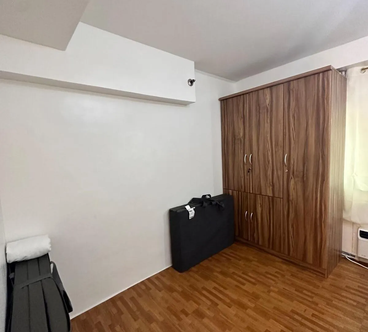 2 Bedroom 2 Bath Condo With Netflix And Karaoke Near Mrt Edsa Manila Philippines