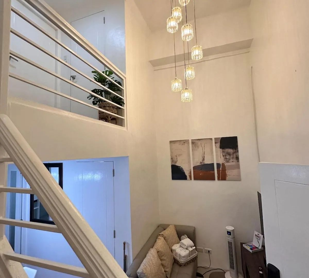 2 Bedroom 2 Bath Condo With Netflix And Karaoke Near Mrt Edsa Manila