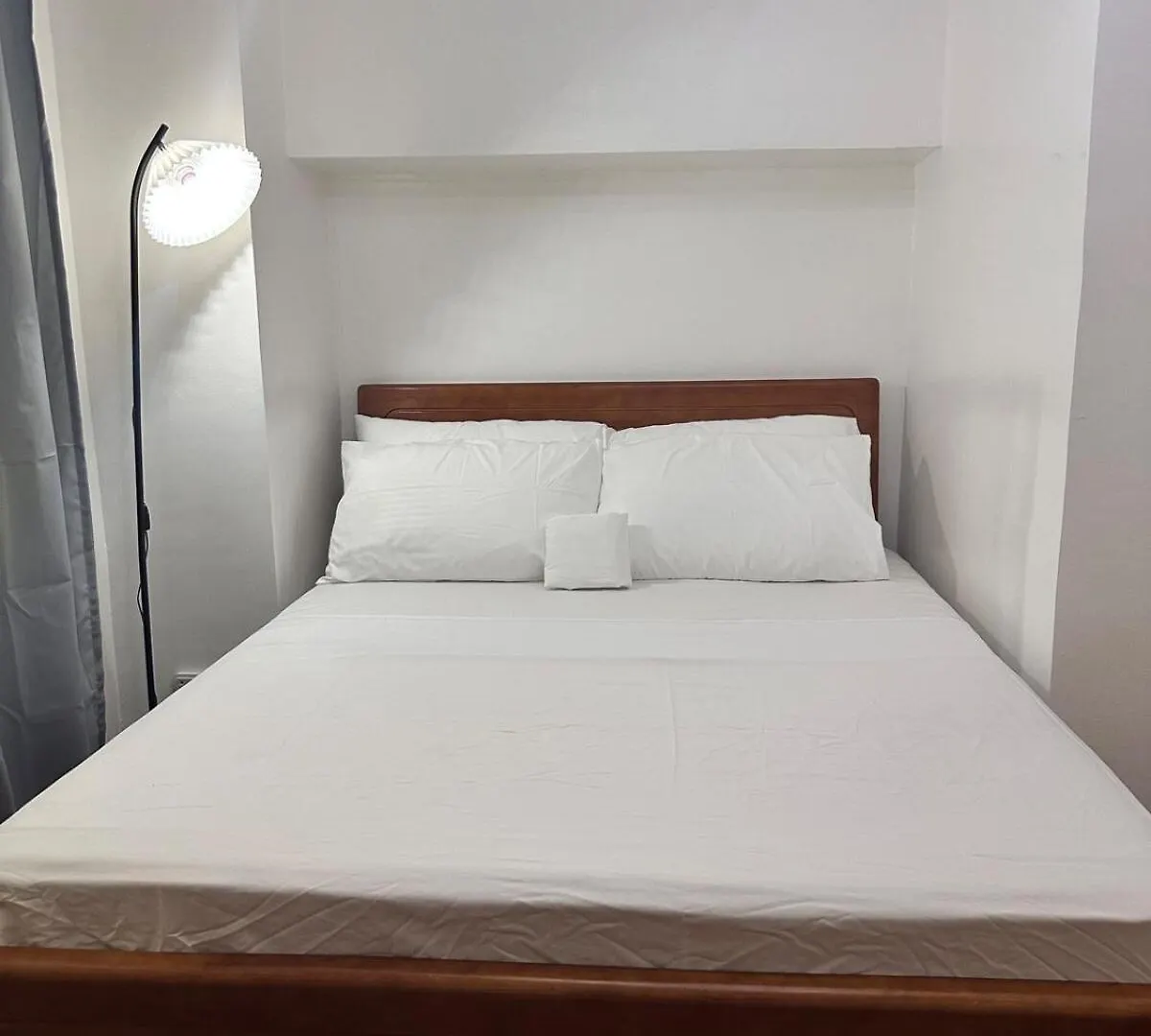 Apartment 2 Bedroom 2 Bath Condo With Netflix And Karaoke Near Mrt Edsa Manila