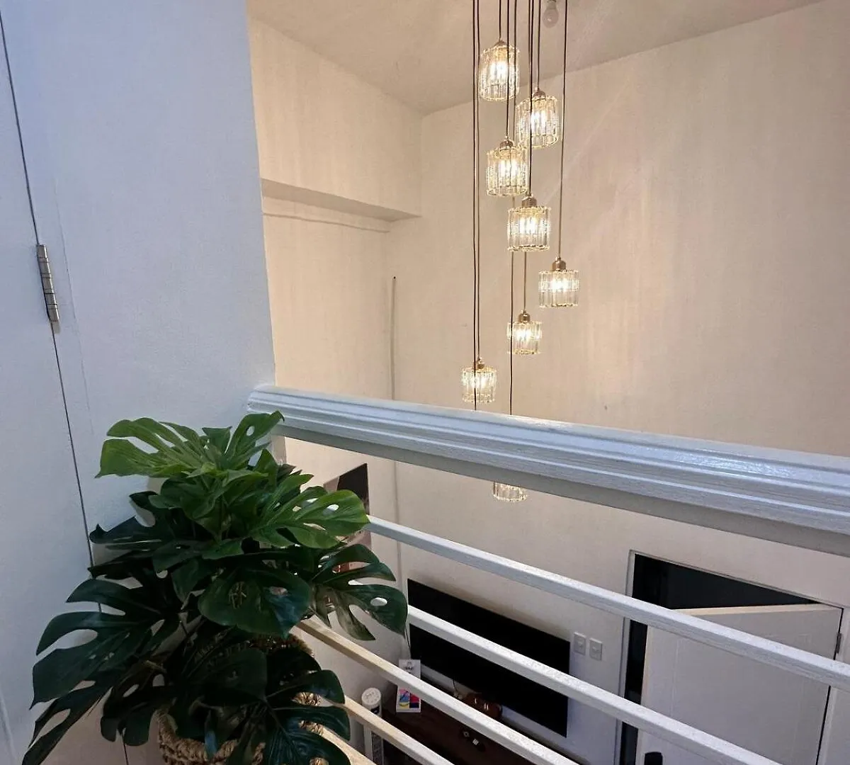 Apartment 2 Bedroom 2 Bath Condo With Netflix And Karaoke Near Mrt Edsa Manila