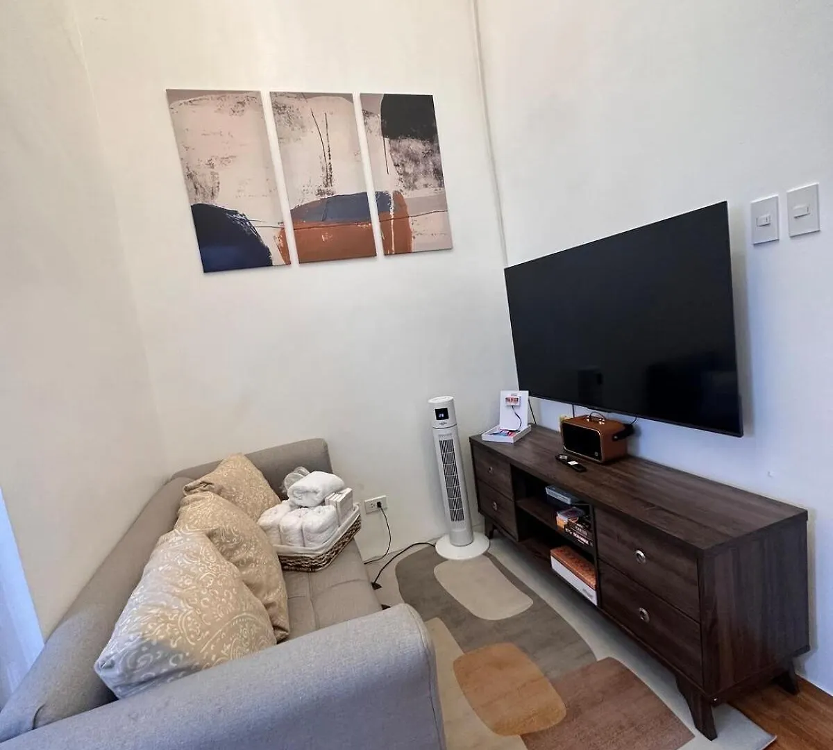 2 Bedroom 2 Bath Condo With Netflix And Karaoke Near Mrt Edsa Manila Philippines